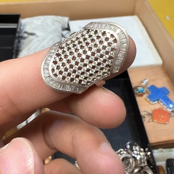 名仁中古欢迎大家孙*琼