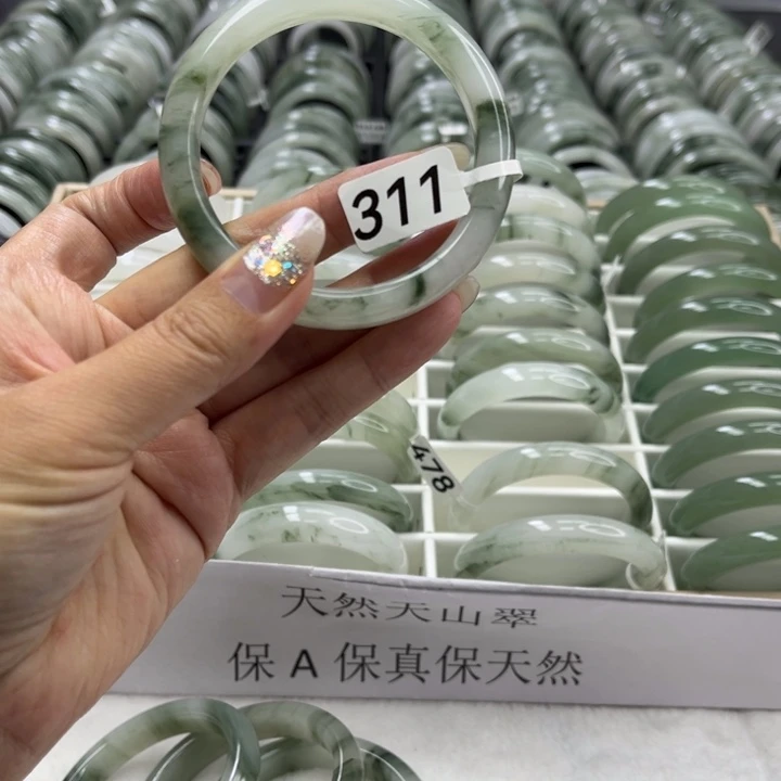 未镶嵌手镯石英质玉311