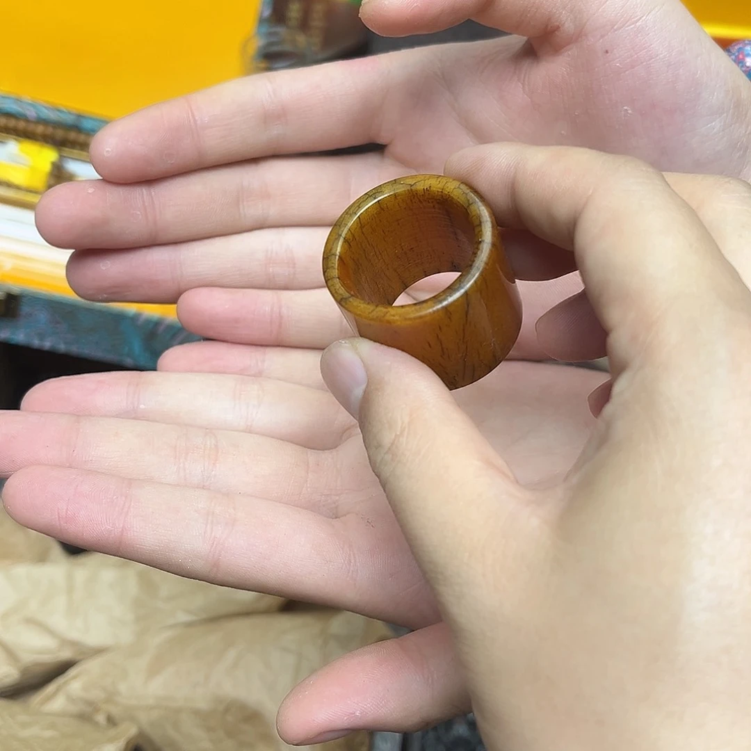 大叶紫檀（黑酸枝木类）