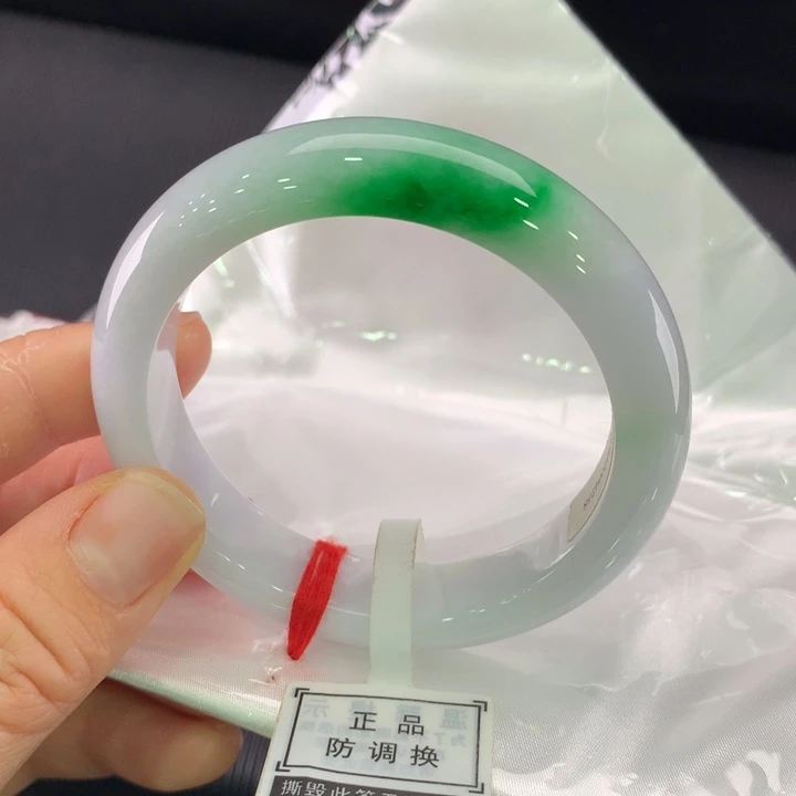 翡翠未镶嵌手镯正圈53