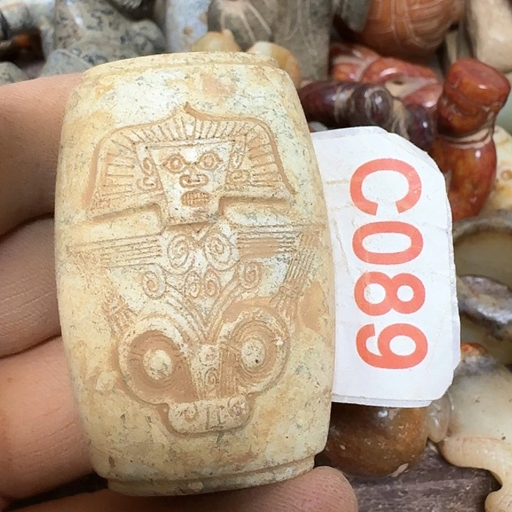 蛇纹石玉颈饰未镶嵌