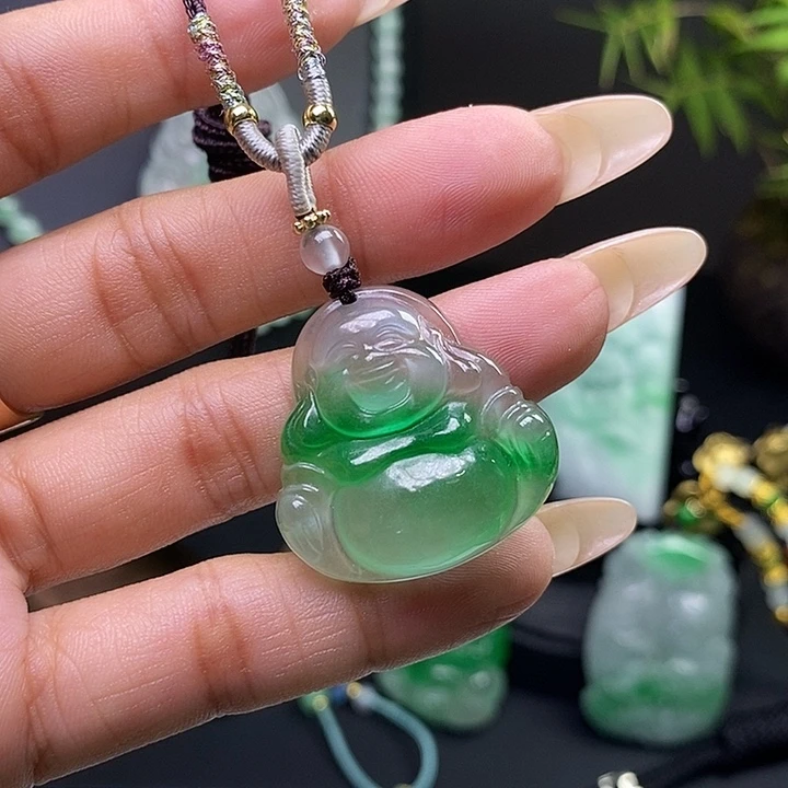 翡翠未镶嵌吊坠(赠链)