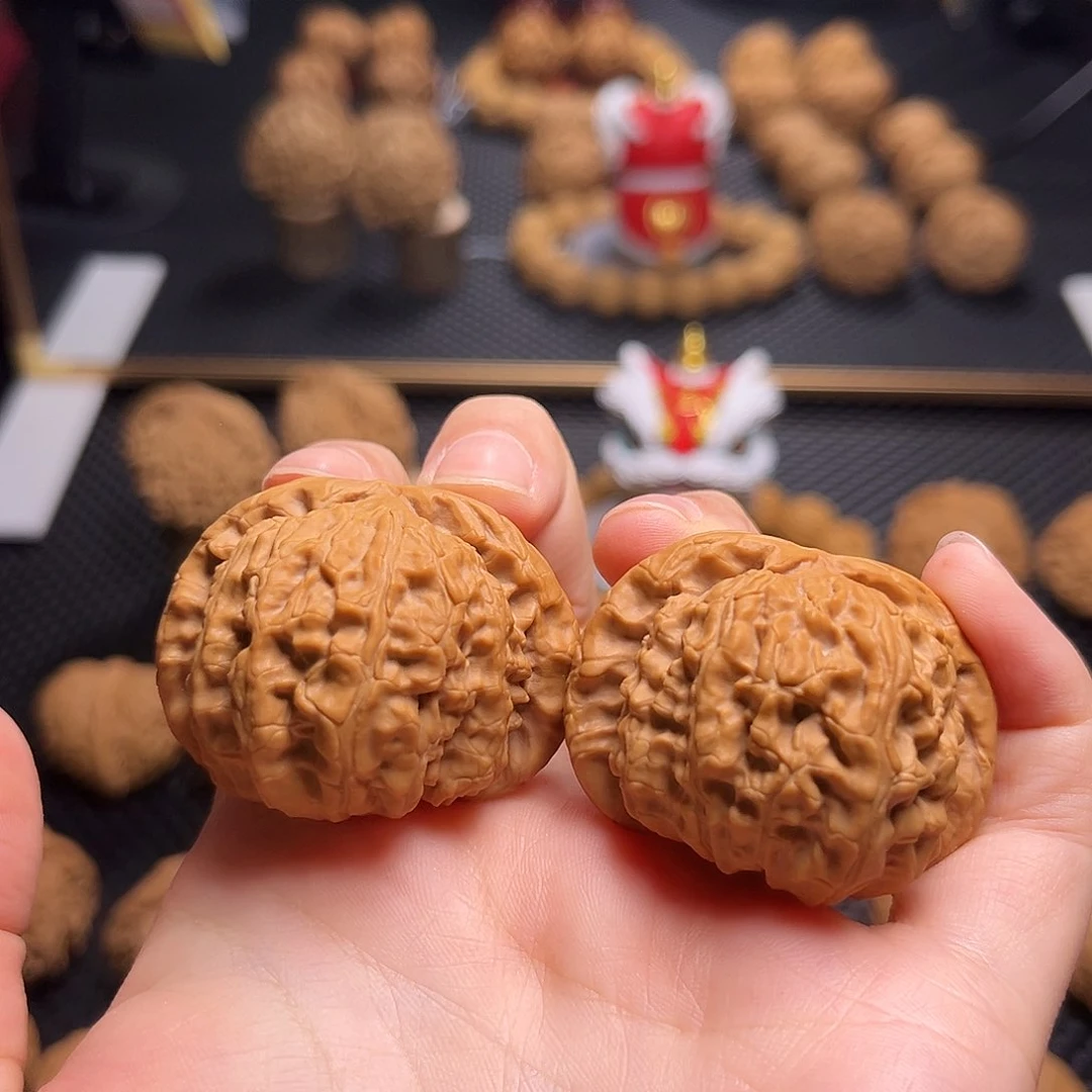 文玩核桃把件白狮子闪7