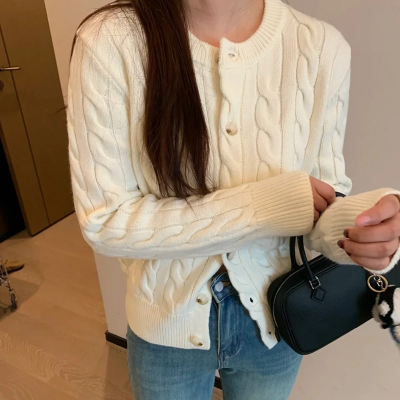 Julychee 劳伦麻花纹针织开衫毛衣外套