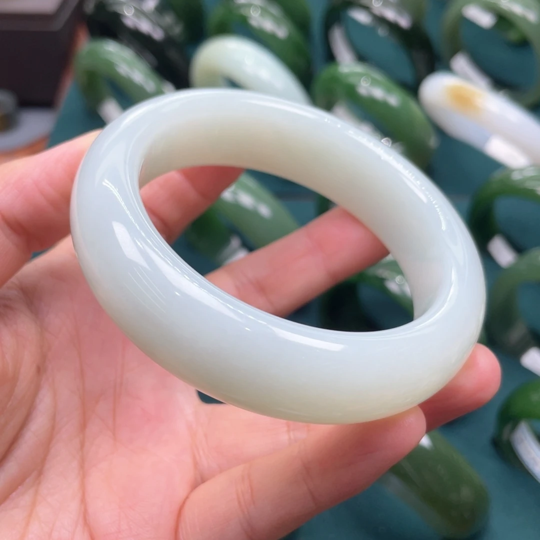 未镶嵌手镯和田玉61