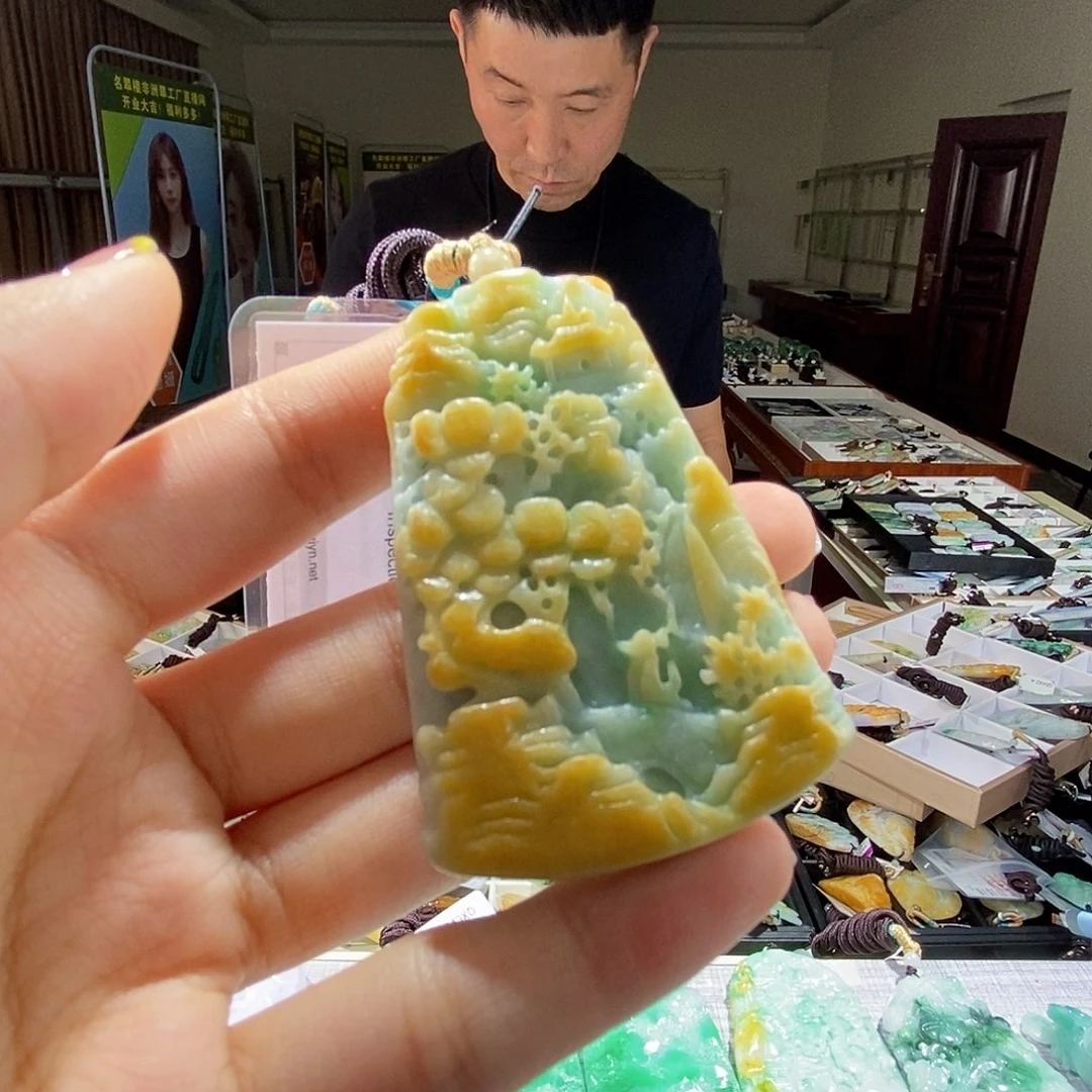 翡翠未镶嵌颈饰翡翠