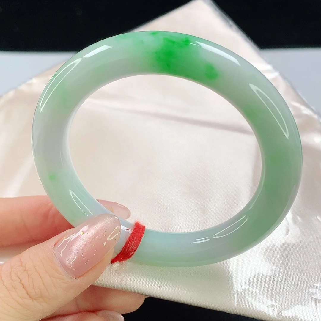 翡翠手镯未镶嵌132翡翠