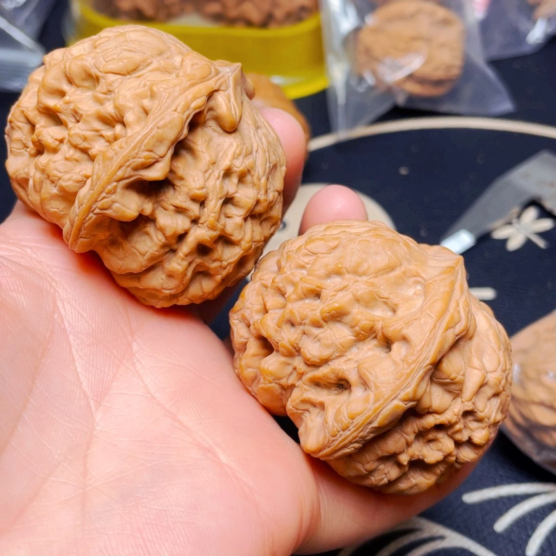 吊坠文玩核桃孤*龙鼎一对