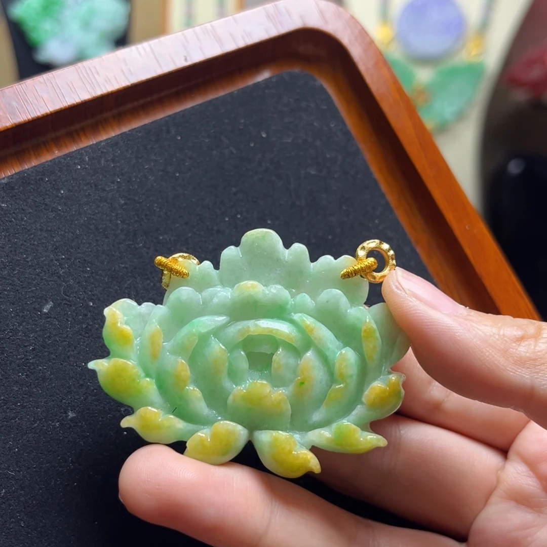 颈饰未镶嵌翡翠冰