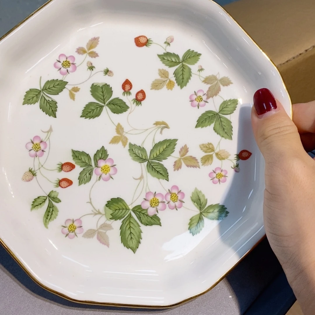 骄***️如图所示 观兰器物