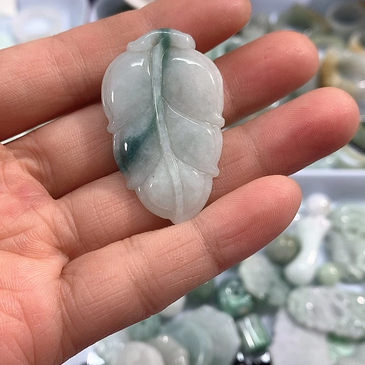 翡翠未镶嵌项圈吊坠