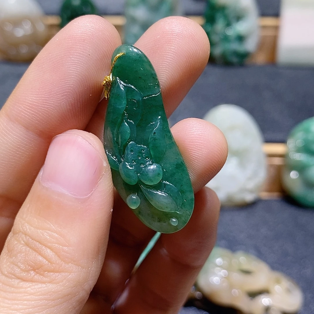 独山玉未镶嵌吊坠