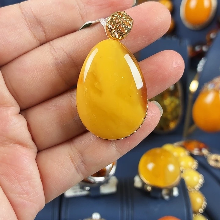 琥珀银S925镀金镶嵌颈饰