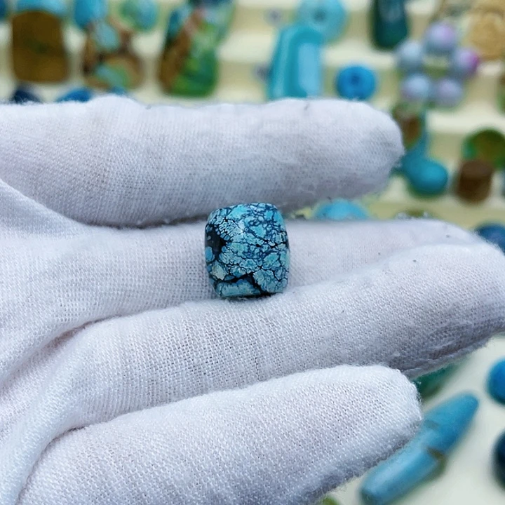 绿松石颈饰未镶嵌