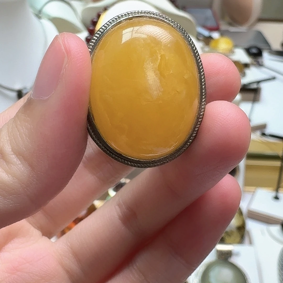 琥珀未镶嵌耳坠戒指