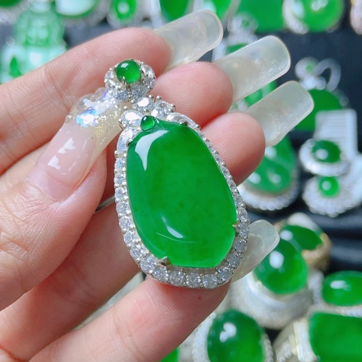 翡翠颈饰银S925镶嵌           