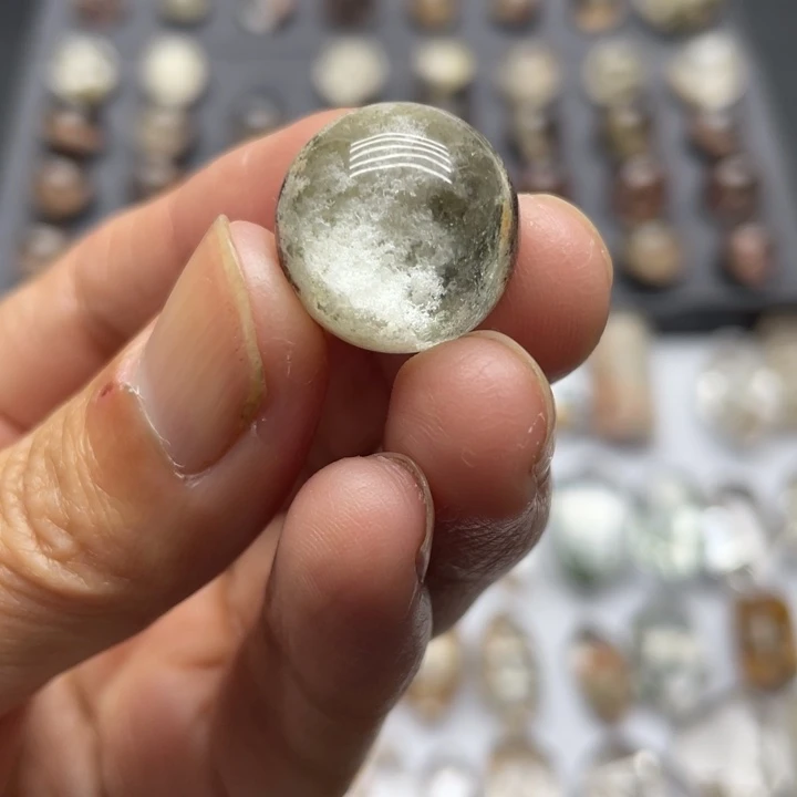 纯天然粉色幽灵碧玺（处理）