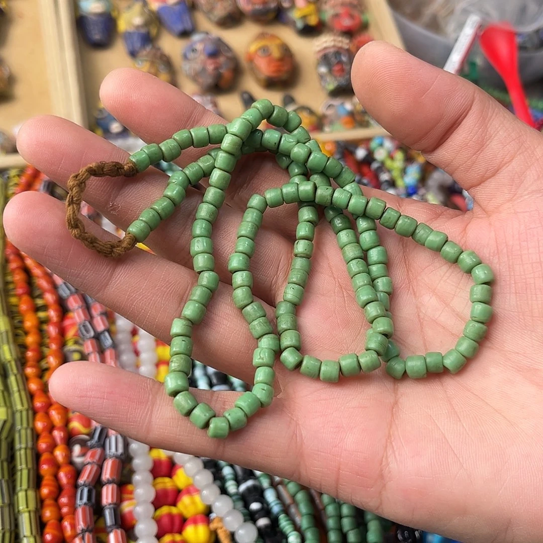 琉璃非金属浅绿色