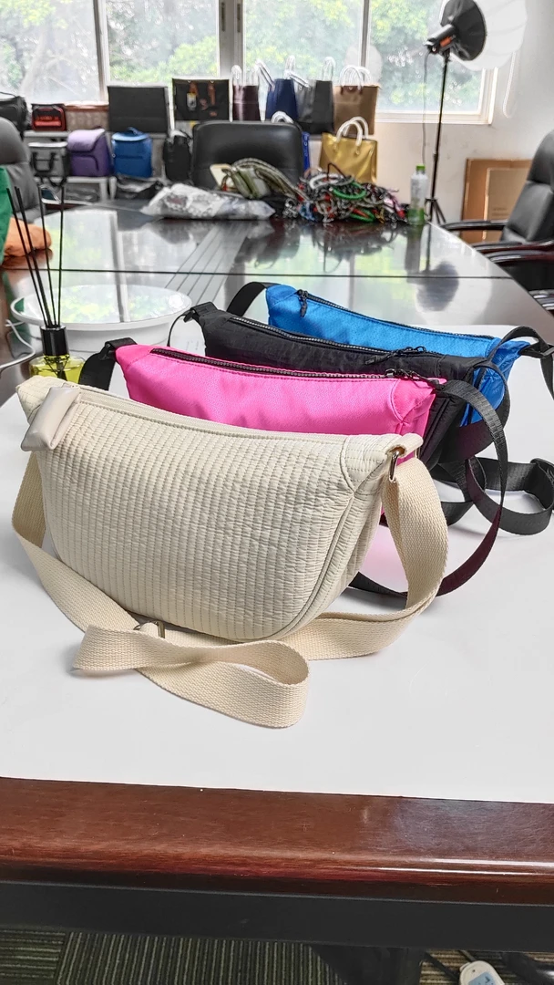 新中式饺子包简约风拉链斜挎包单根耐磨情侣款