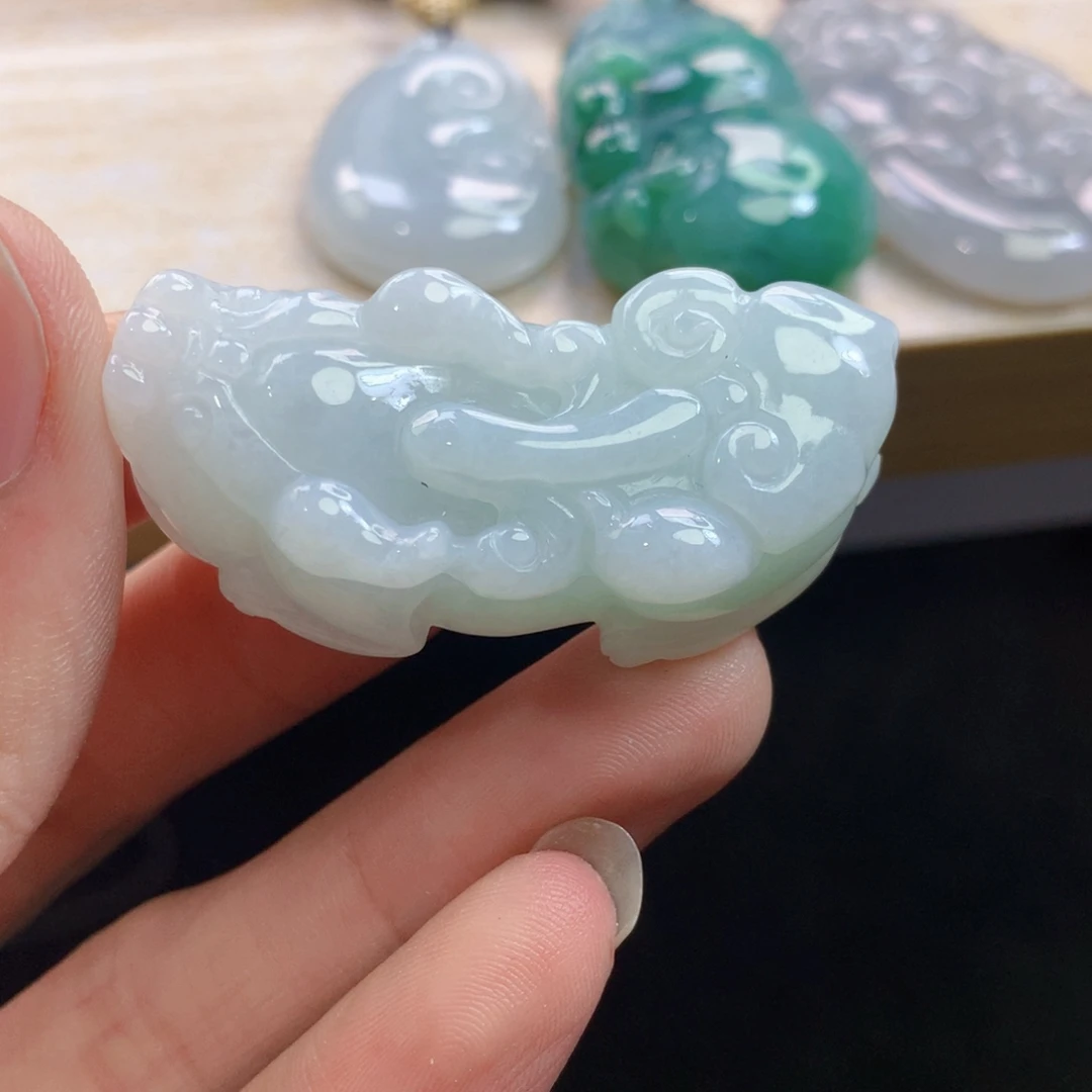 颈饰未镶嵌翡翠吊坠