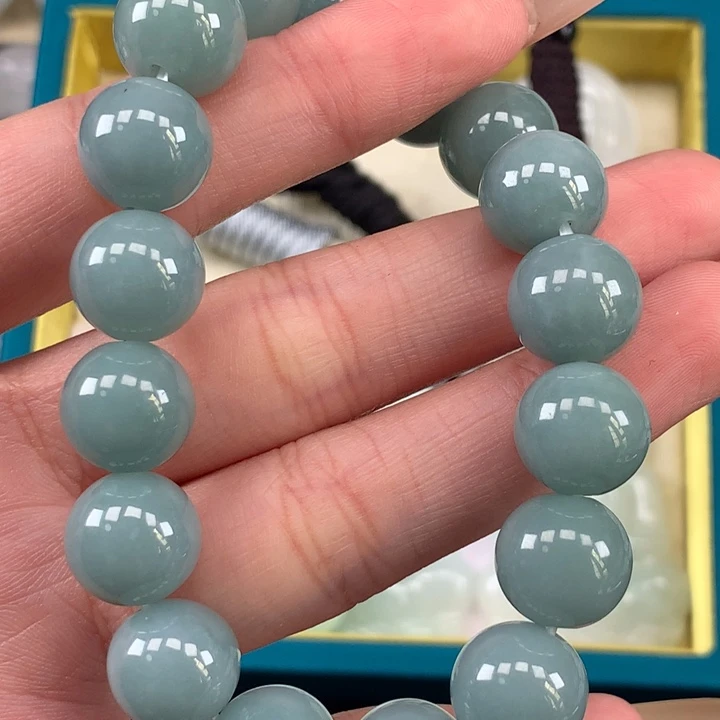颈饰未镶嵌翡翠手串