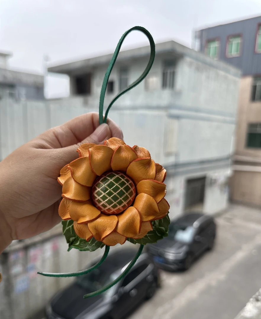 头层牛皮包包挂饰花花挂饰包包搭配个性搭配