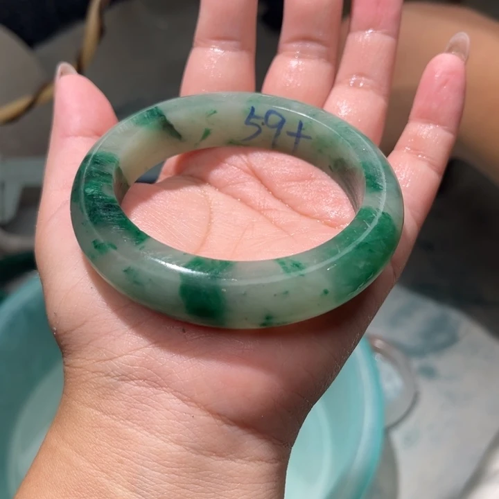 1***眉石英质玉手镯未镶嵌定制