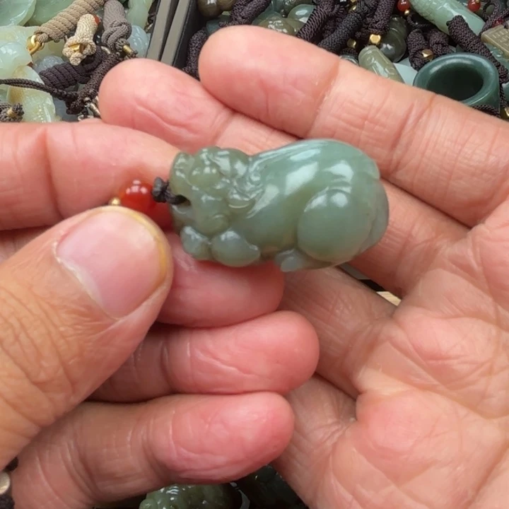 和田玉吊坠未镶嵌