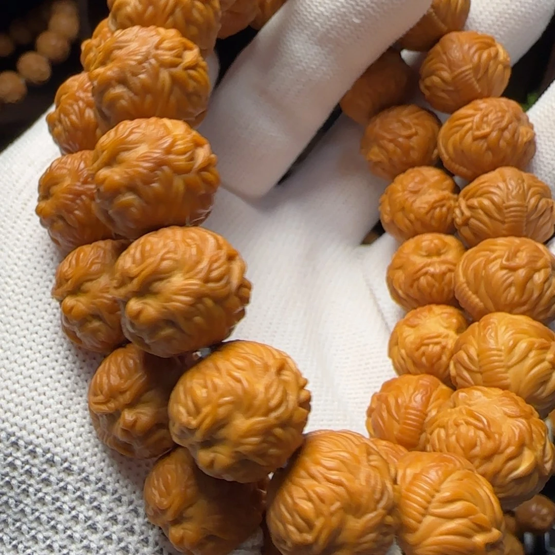 ୧***;猴头核桃吊坠猴头