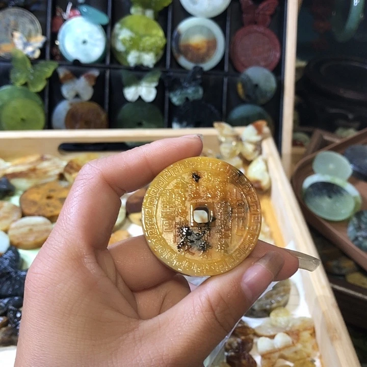 岫玉未镶嵌岫玉挂件