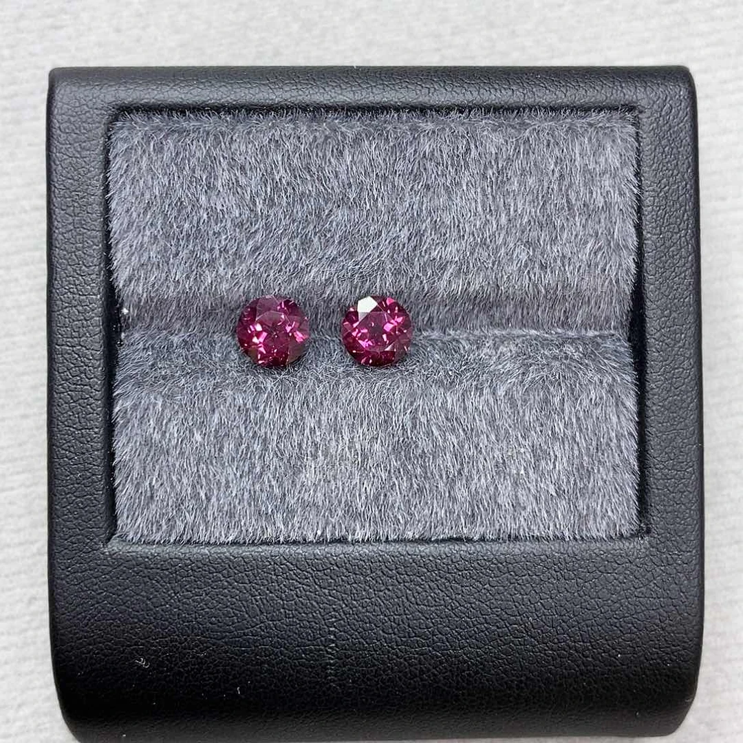 石榴石裸石未镶嵌福利专拍天然石榴石2颗