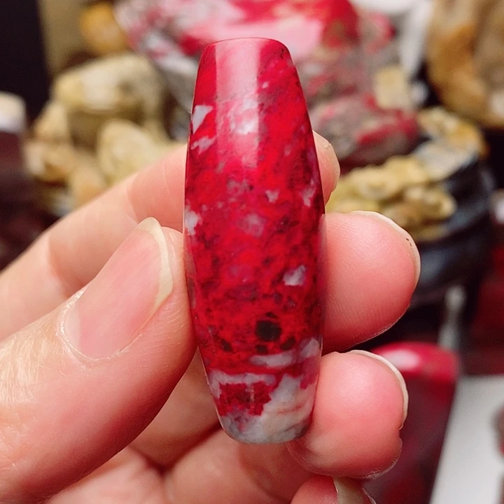 昌化鸡血石不***士鸡血石挂件