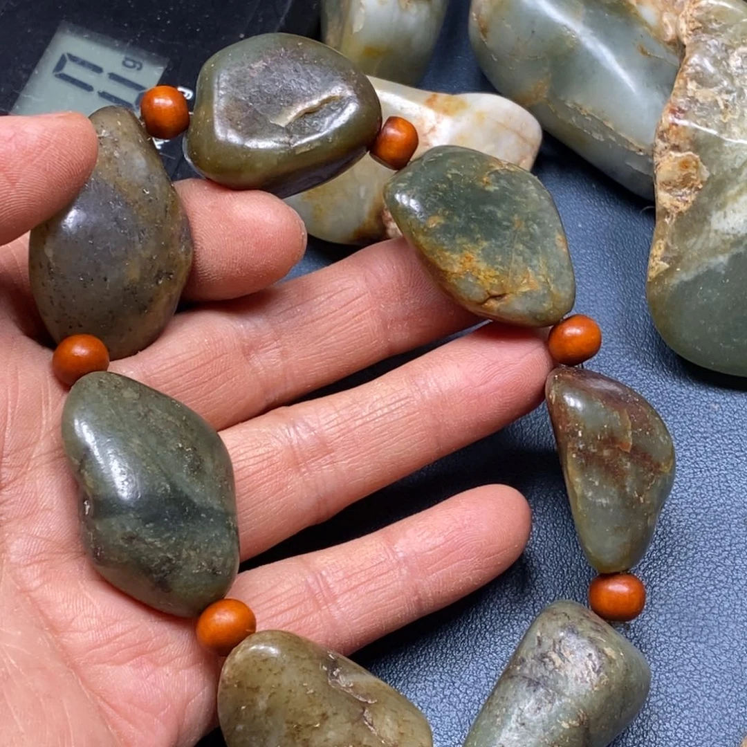 和田玉未镶嵌车挂