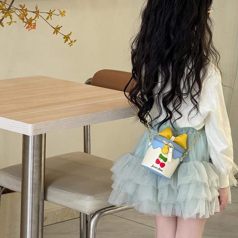 女童包包2025新款儿童小公主斜挎包可爱蝴蝶结水桶包女孩宝宝外出