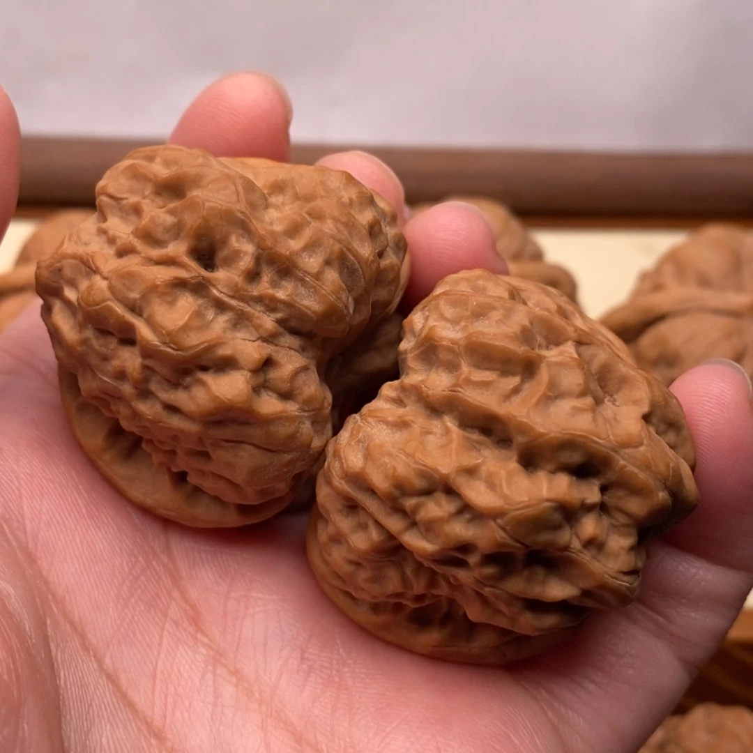 【闪购商品】把件文玩核桃边40左右