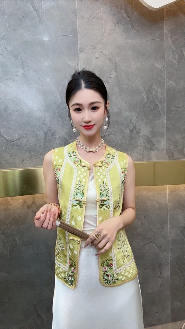 3624新国潮浮雕工艺万针刺绣马甲