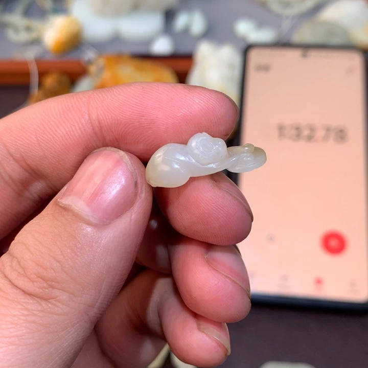 和田玉颈饰未镶嵌?****吖