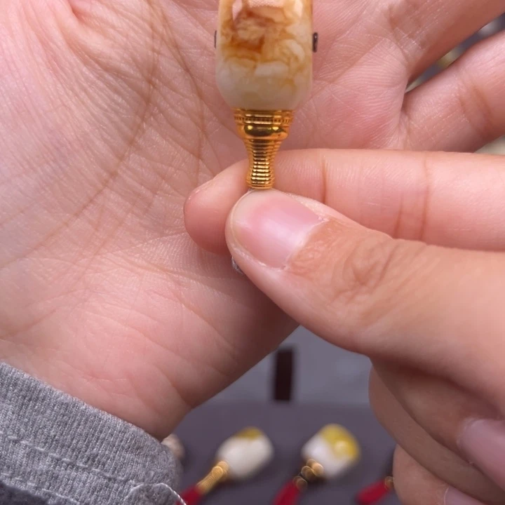 琥珀未镶嵌裸石13.1mm