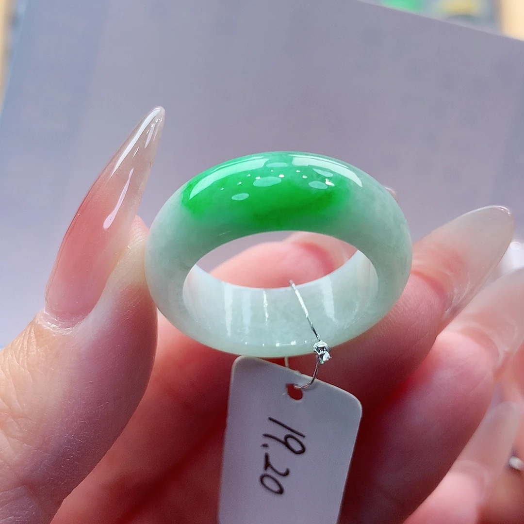 杰***娃翡翠未镶嵌戒指缅甸A货