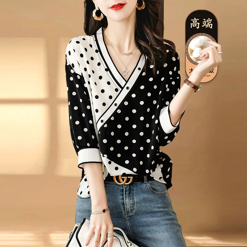 2025秋季时尚新款复古小众黑白圆点拼接不规则V领印花小衫T恤上衣