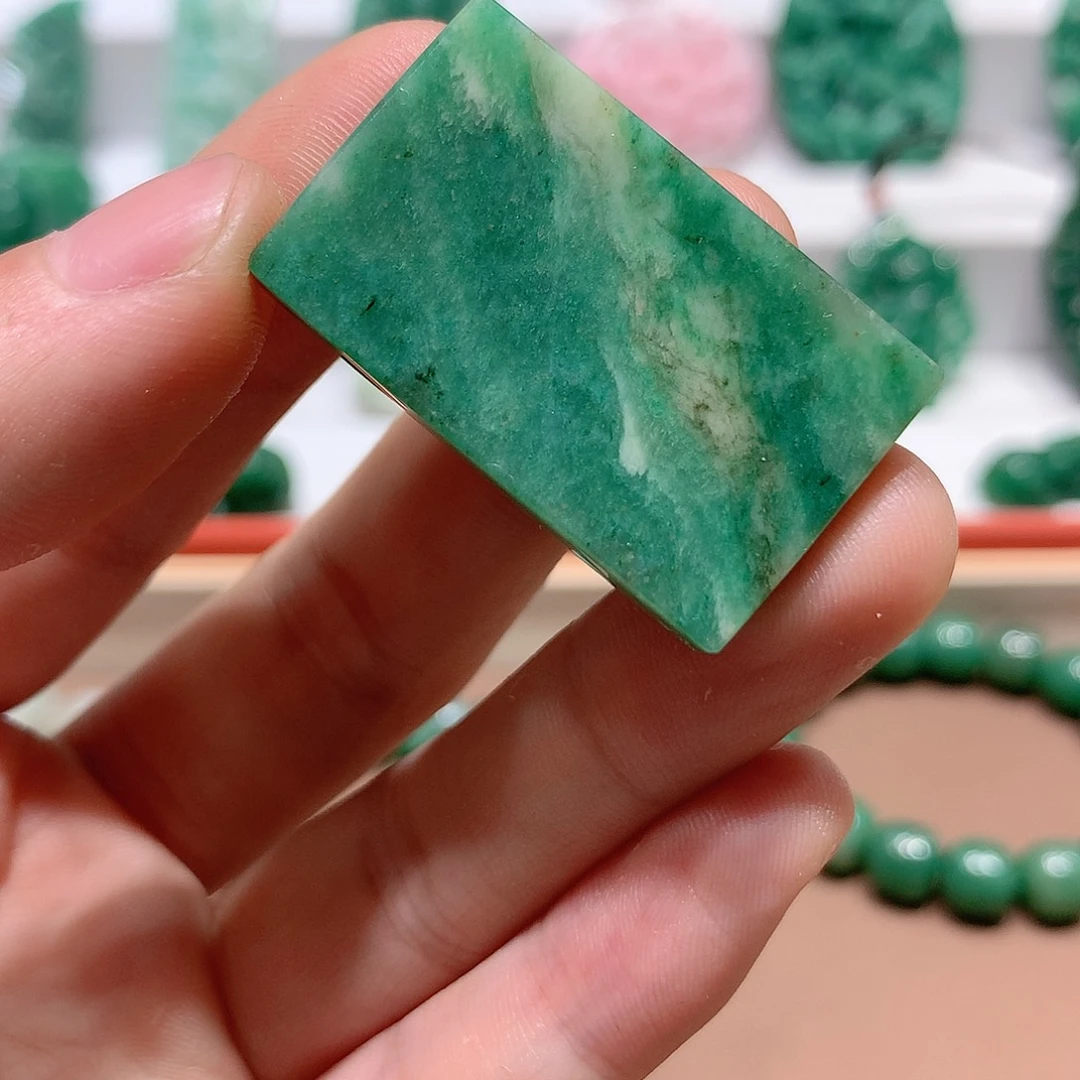 独山玉挂件未镶嵌