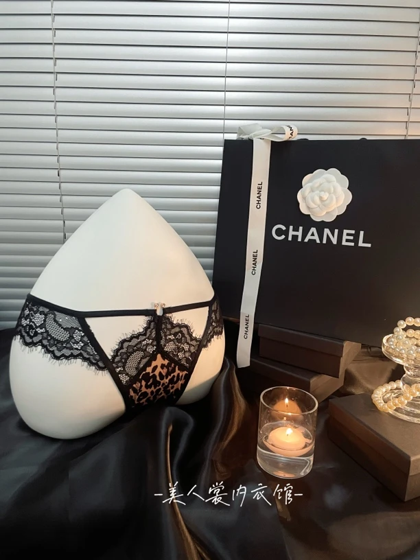 "撩感美人＂欧美斑纹性感睫毛蕾丝纯欲三角裤