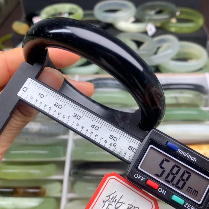 蛇纹石玉未镶嵌手镯705