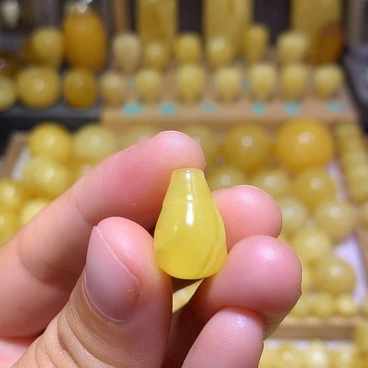 蜜蜡未镶嵌裸石天然俄料蜜蜡鸡油黄三通11.1