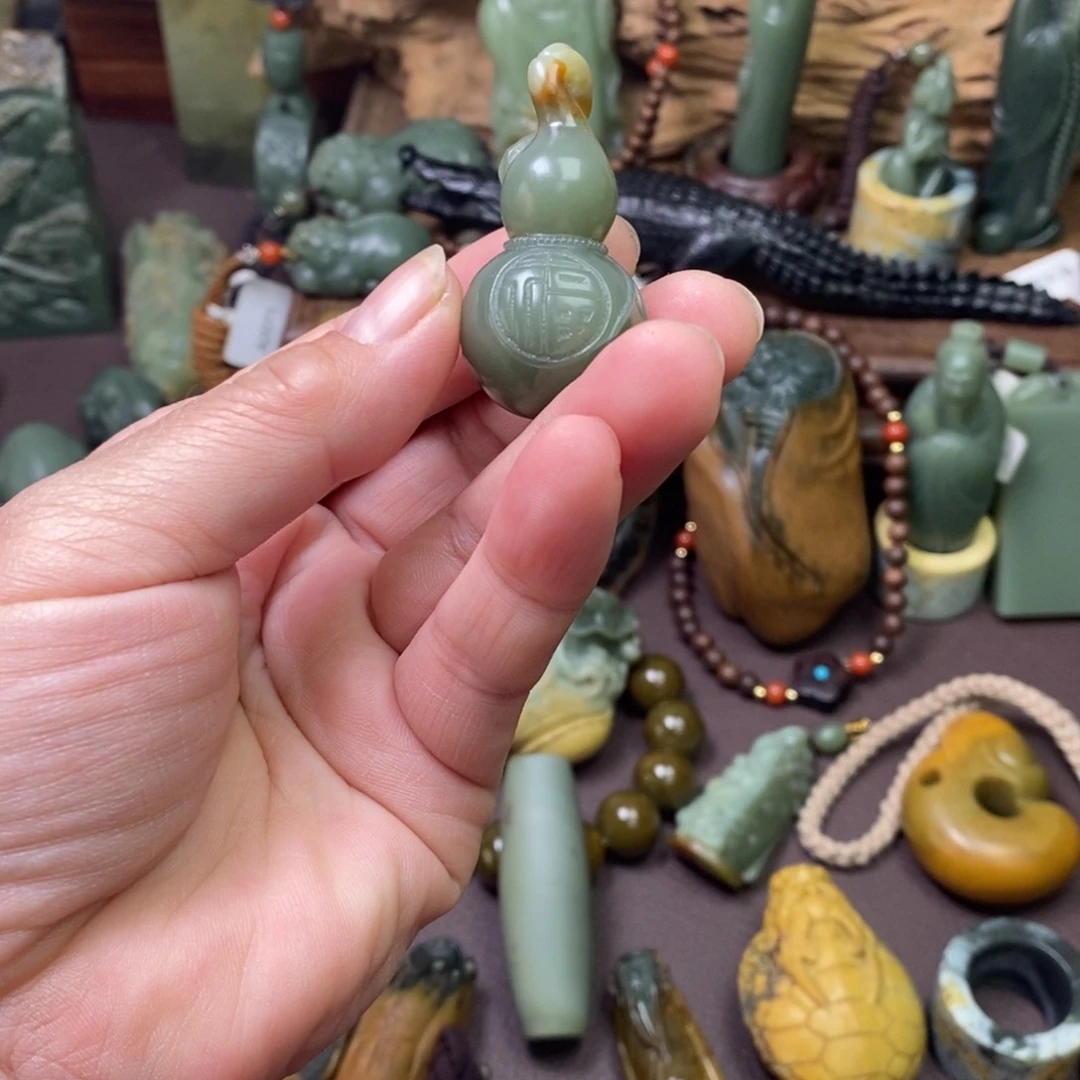 岫岩河磨玉（透闪石质玉）未镶嵌挂件越***兽