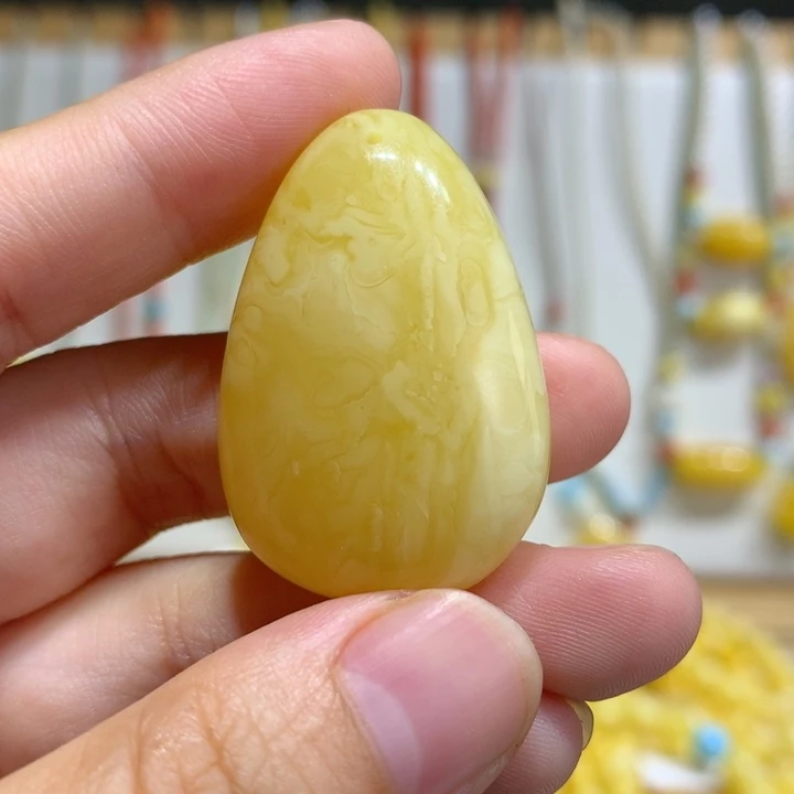 蜜蜡未镶嵌颈饰水滴