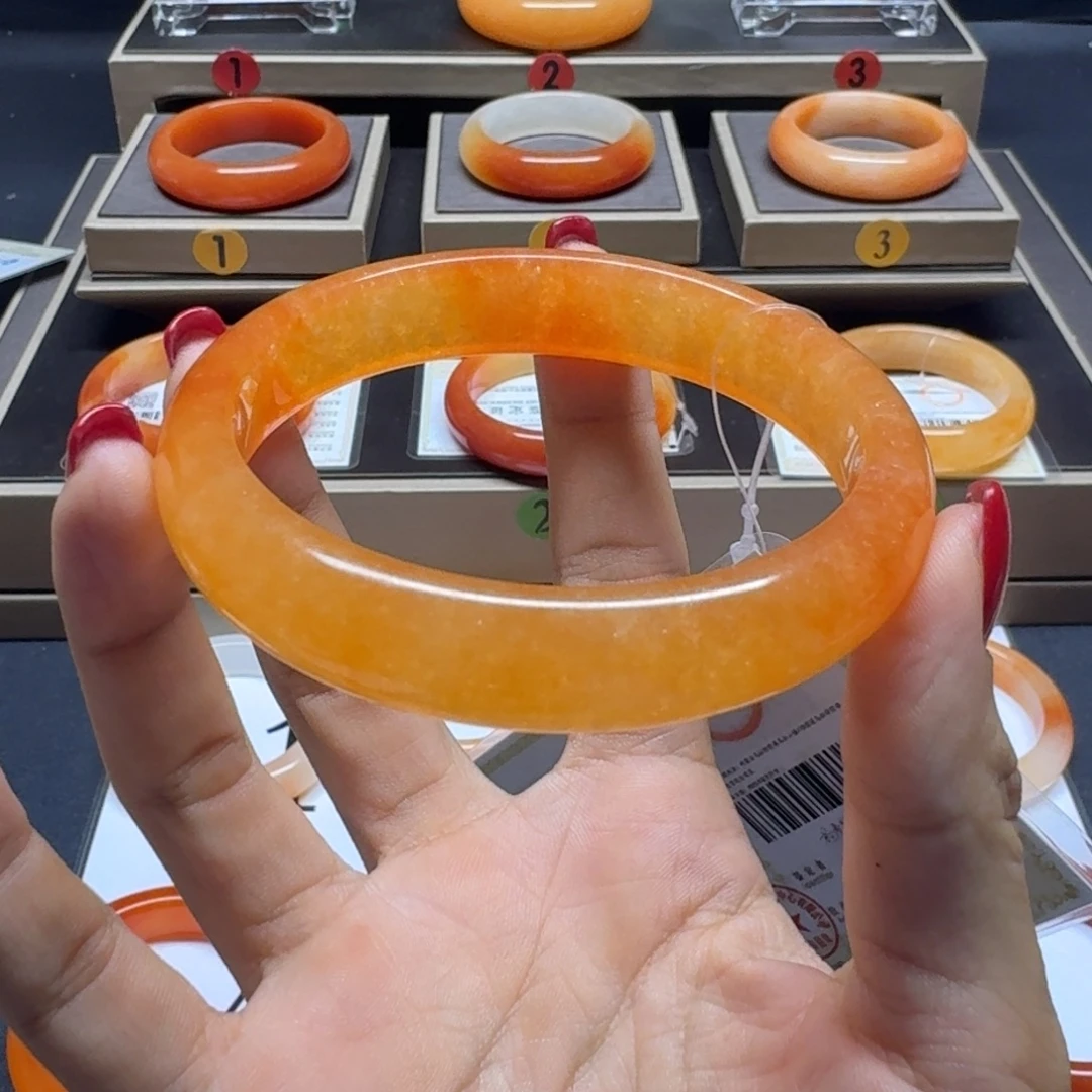 安****石英质玉（黄龙玉）未镶嵌手镯