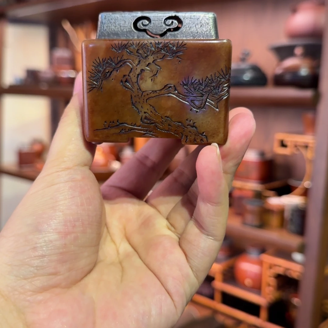 元***上一出竹够寿山石香炉