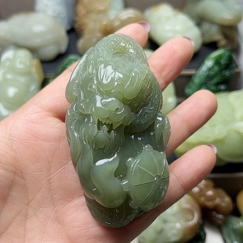 颈饰未镶嵌和田玉开**乐