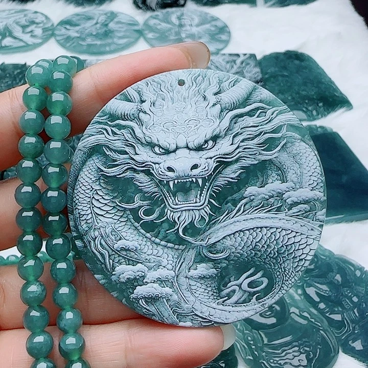 翡翠未镶嵌颈饰多样性发货天然的A货翡翠